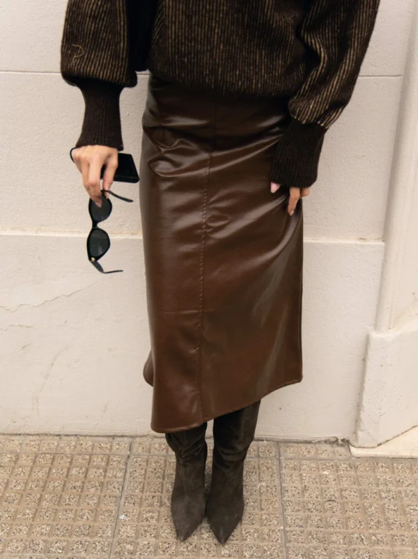 FALDA LACQUER