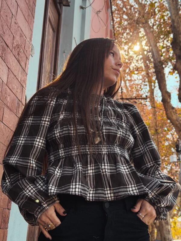 Blusa M a r i e • Chocolate